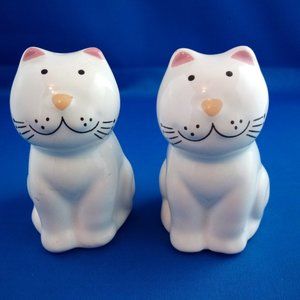 Vintage smiling cats salt and pepper shakers made in Brazil